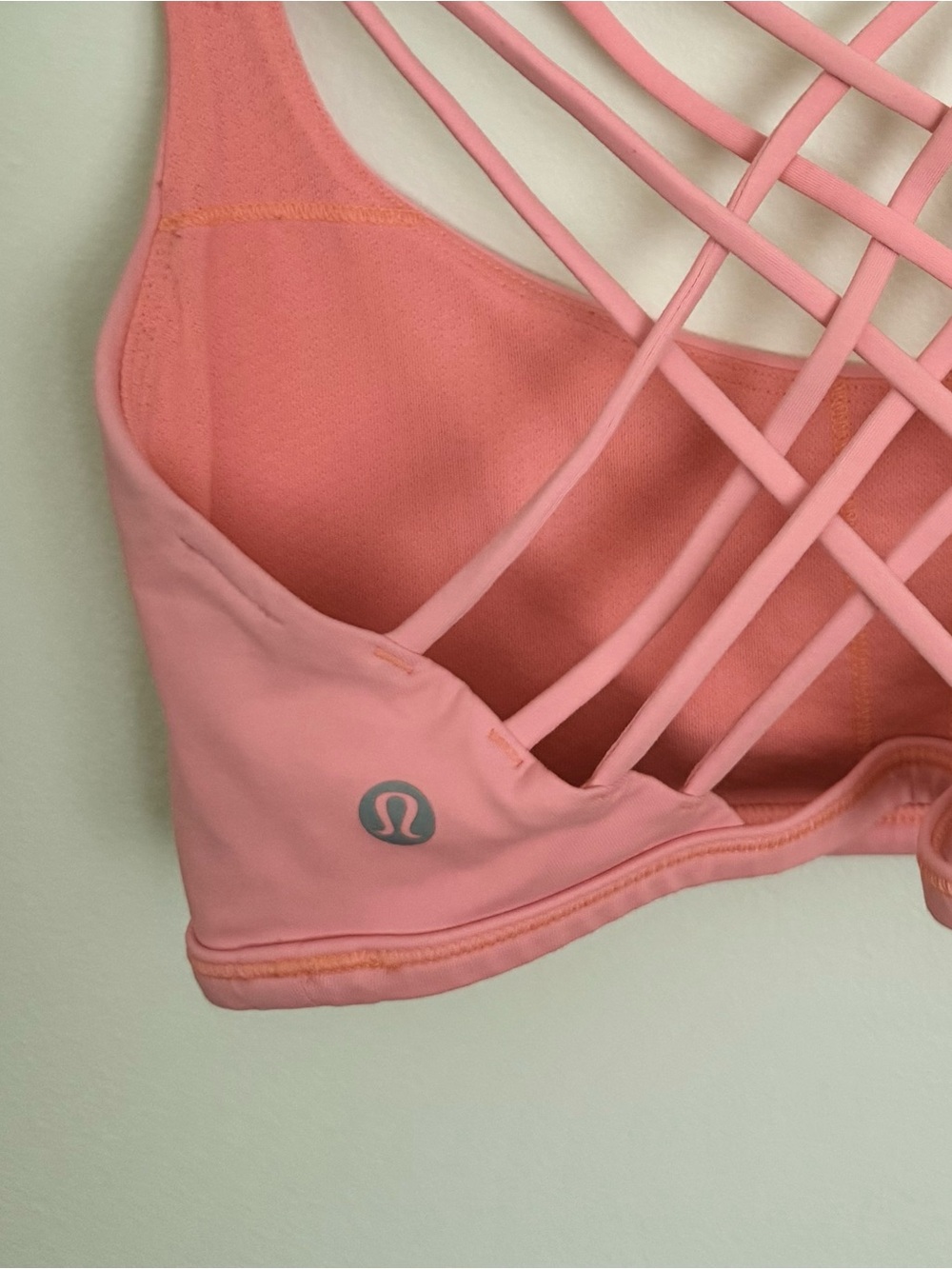 ❌SOLD❌ Lululemon Women’s Athletic Bra, Size 8 - Picture 3 of 3